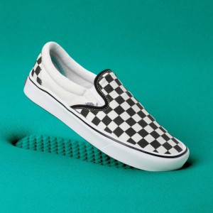 Vans ComfyCush Checkerboard Slip-On Black / White | WLJ-597163